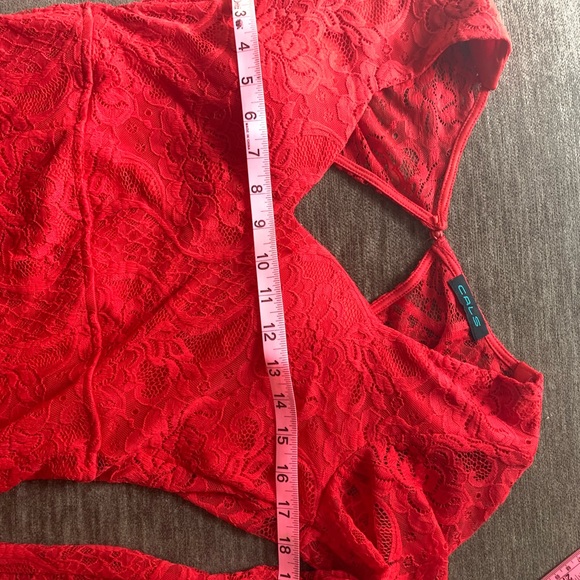 Red open back lace dress - Picture 4 of 5